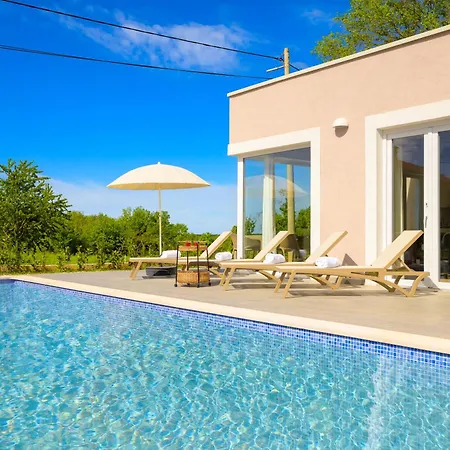 Oleandar Villa